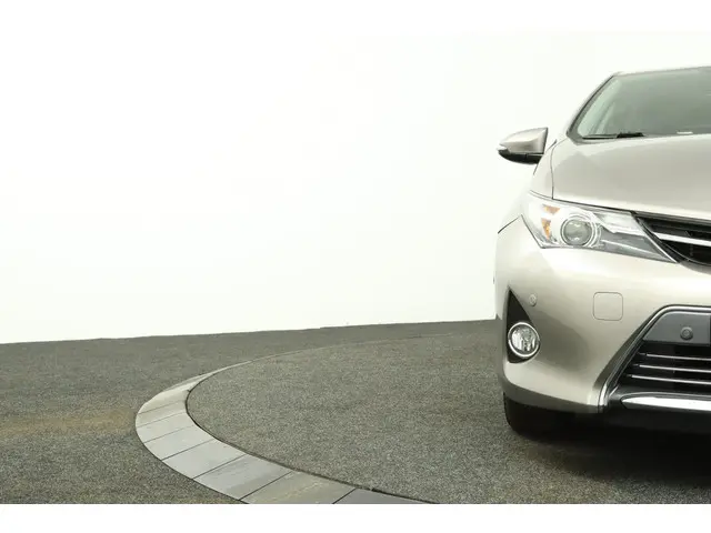 Toyota Auris 1.8 Hybrid Executive 2013 Hybride Benzine 36