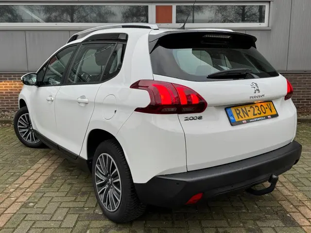 Peugeot 2008 1.2 PureTech Blue Lion 2018 Benzine 4