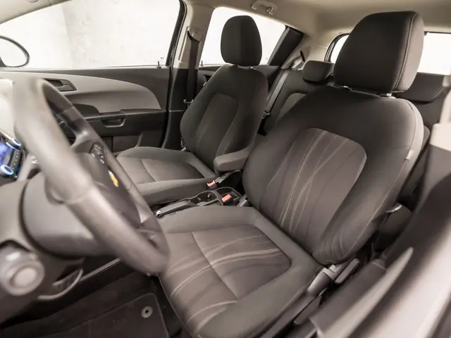 Chevrolet Aveo 1.2 LT Sport 2013 Benzine 13