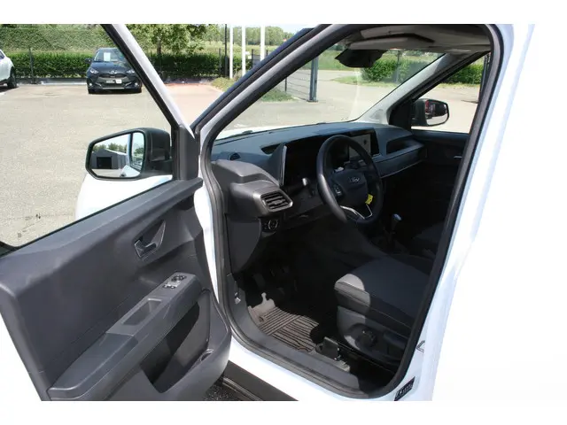 Ford Transit Courier 1.5 EcoBlue Trend 2024 Diesel 8