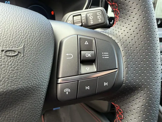 Ford Kuga 2.5 PHEV ST-Line X 2025 Hybride Benzine 31
