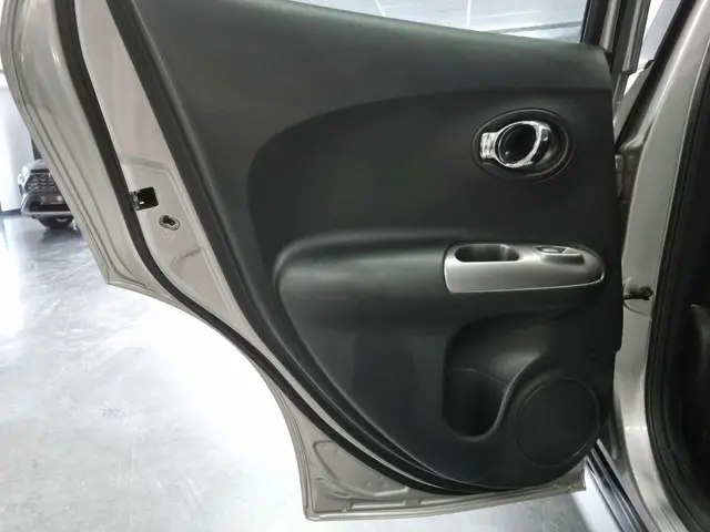 Nissan Juke 1.6 Acenta automaat 2015 Benzine 15