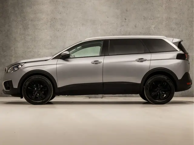 Peugeot 5008 1.2 PureTech Sport 7 Persoons 2019 Benzine 2