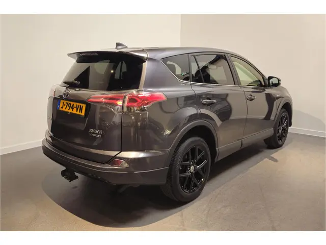 Toyota RAV4 2.5 Hybrid Style 2018 Hybride Benzine 8