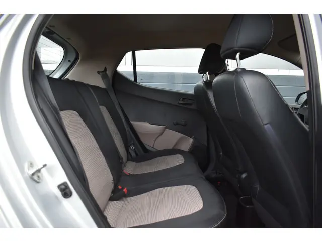 Hyundai i10 1.0i i-Motion 2014 Benzine 13