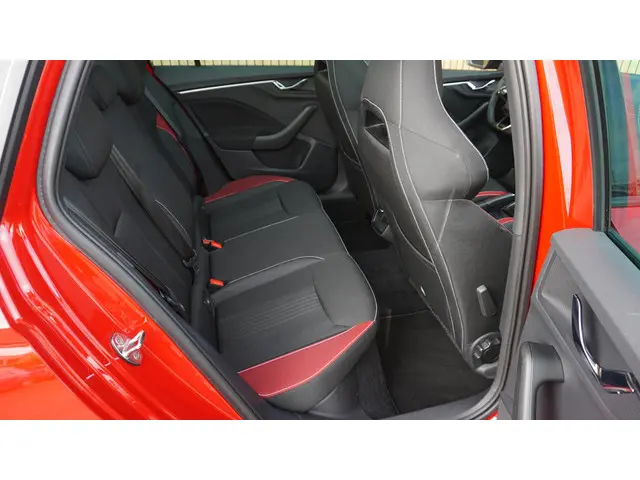 Škoda Kamiq 1.0 TSI 116pk DSG Monte Carlo 2021 Benzine 22