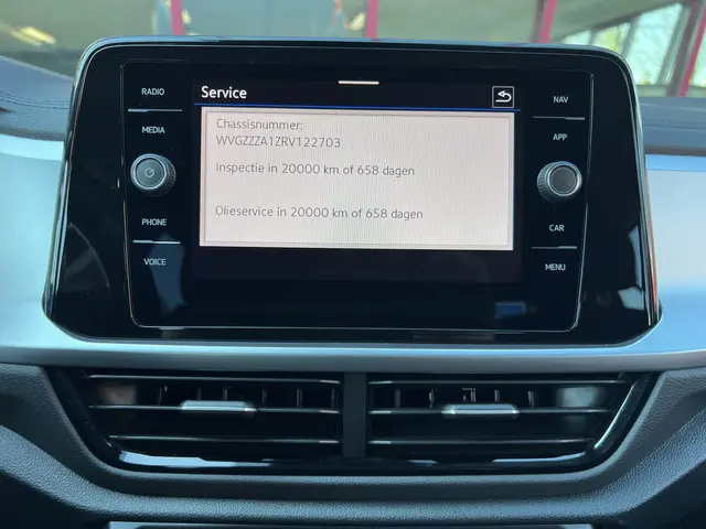 Volkswagen T-Roc 1.5 TSI Life Business 2024 Benzine 23