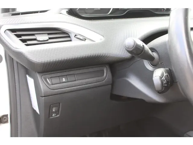 Peugeot 2008 1.2 PureTech Active 2016 Benzine 16