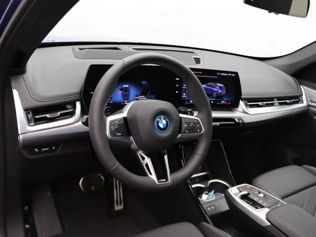 BMW X1 xDrive25e 2025 Hybride Benzine 11