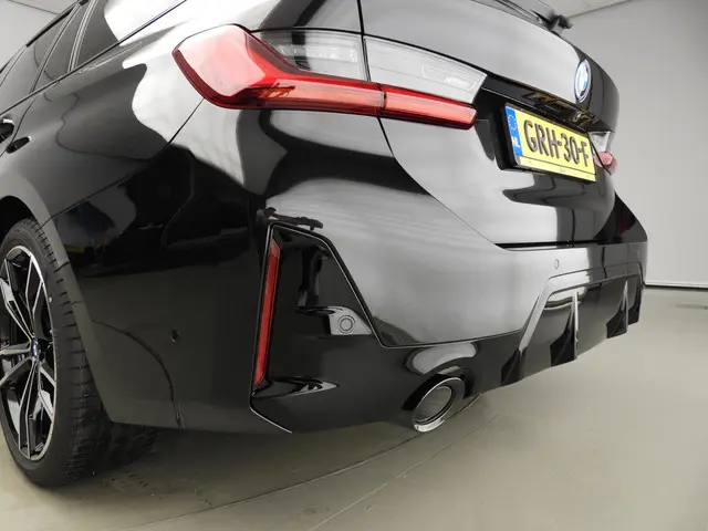 BMW 3 Serie Touring 320e 2024 Hybride Benzine 49