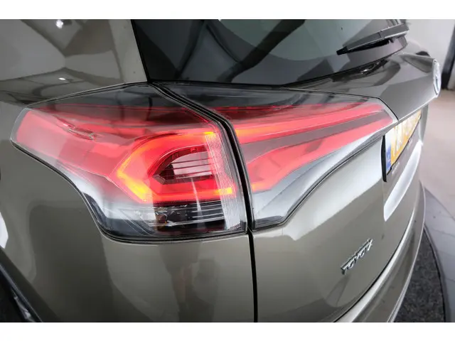 Toyota RAV4 2.5 Hybrid Dynamic 2019 Hybride Benzine 26