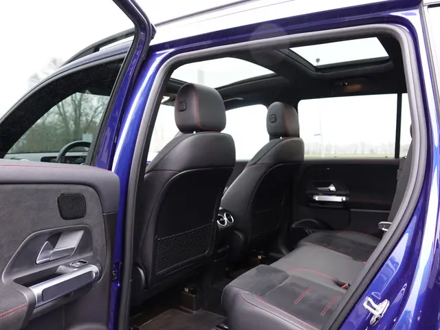 Mercedes-Benz GLB 200 Bus. Sol. 165PK AMG 2021 Benzine 7