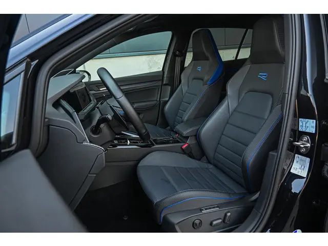 Volkswagen Golf 2.0 TSI R 4Motion 2022 Benzine 17