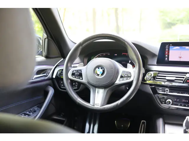BMW 5 Serie Touring 530i High Executive 2020 Benzine 17