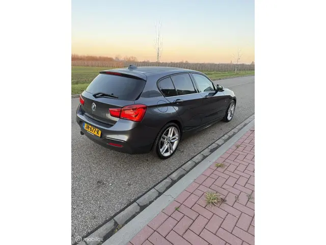 BMW 1 Serie 116i High Executive 2016 Benzine 4