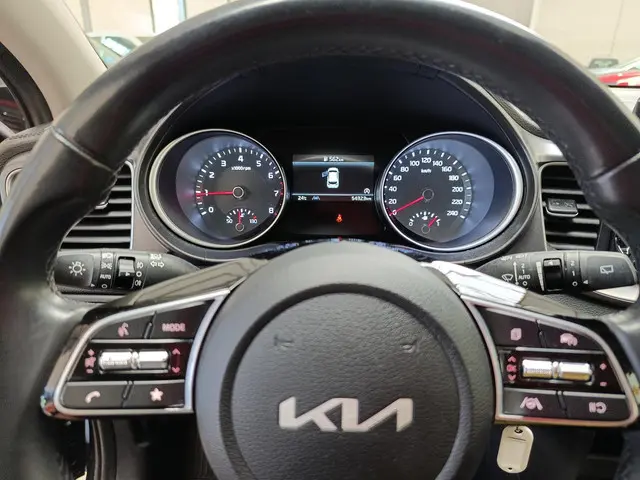 Kia Ceed 1.0 T-GDi DynamicLine 2022 Benzine 23