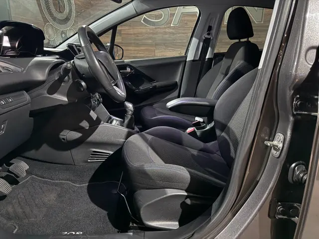 Peugeot 208 1.2 PureTech | Signature |NAP | 2019 Benzine 7