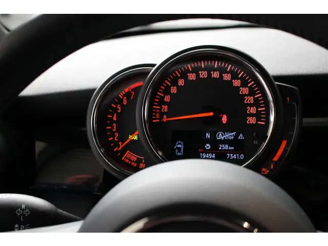 MINI Cooper Mini 1.5 Camden Edition 2023 Benzine 13