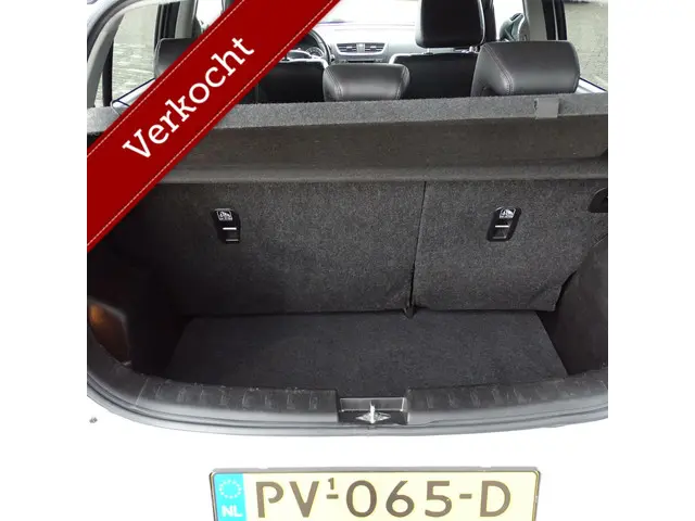 Suzuki Swift 1.2 X-tra Pearl White 2015 Benzine 15