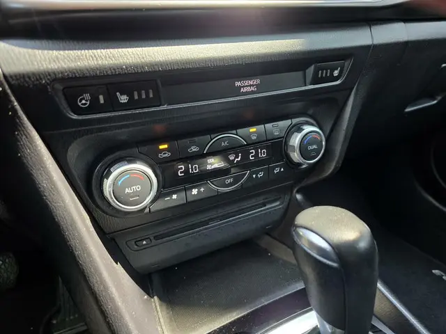 Mazda 3 2.0 SkyActiv-G 120 SkyLease GT 2018 Benzine 34