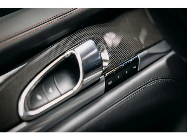 Porsche Panamera 4.8 GTS 2015 Benzine 33