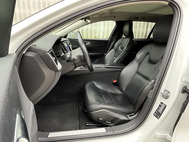 Volvo V60 2.0 B3 Business Pro 2020 Benzine 16
