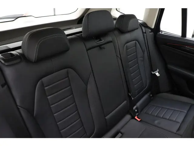 BMW X3 xDrive20i High Executive 2021 Benzine 10