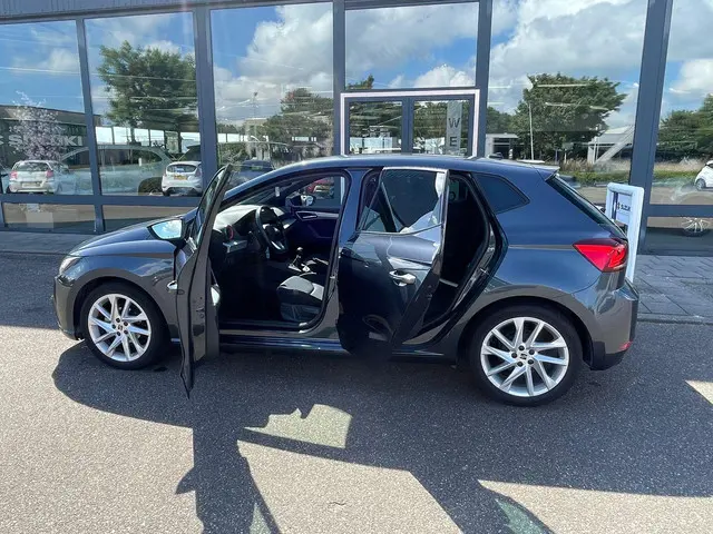 SEAT Ibiza 1.0 EcoTSI FR Business Connect 2024 Benzine 12