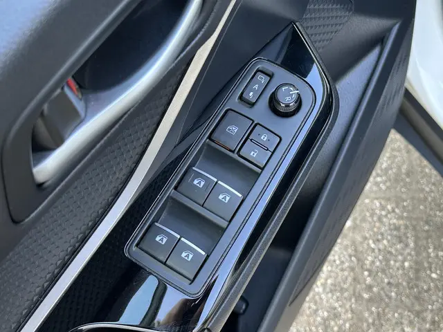 Toyota C-HR 1.8 Hybrid Style 2018 Hybride Benzine 35