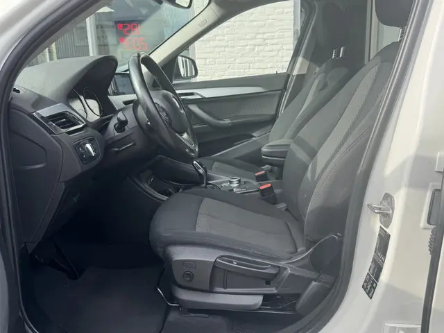 BMW X1 xDrive20i High Executive Ed. 2019 Benzine 12