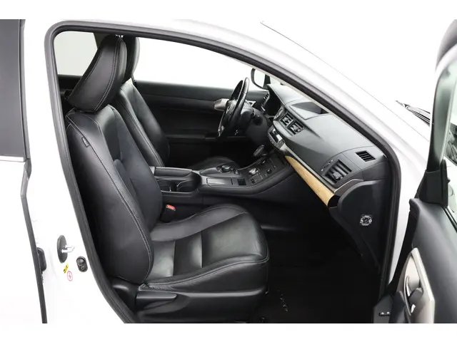 Lexus CT 200h 25th Edition 2015 Hybride Benzine 22