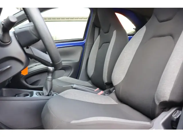 Toyota Aygo X 1.0 VVT-i MT Play, Camera 2024 Benzine 6