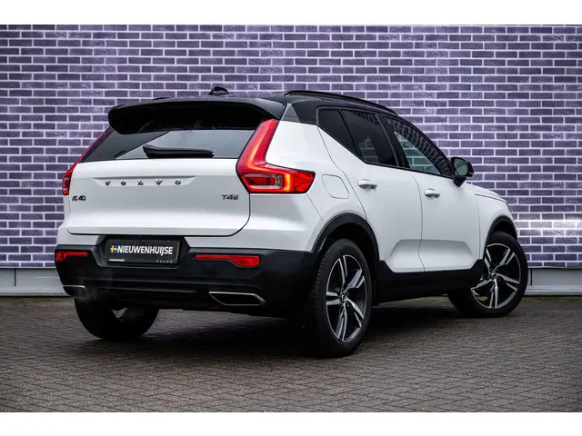 Volvo XC40 3