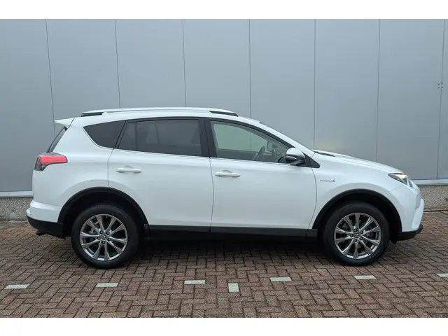 Toyota RAV4 2.5 Hybrid Executive 2017 Hybride Benzine 3
