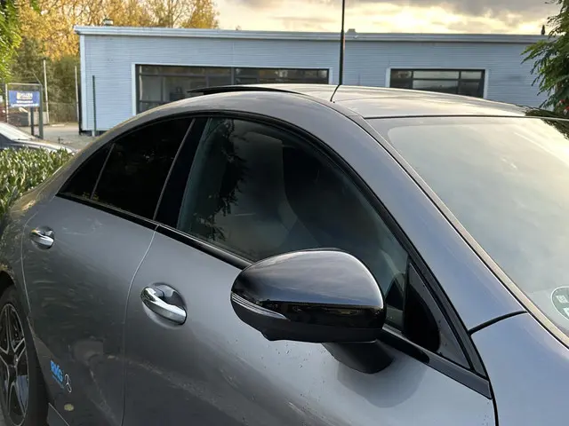 Mercedes-Benz CLA 200 d AMG Line 2025 Diesel 36
