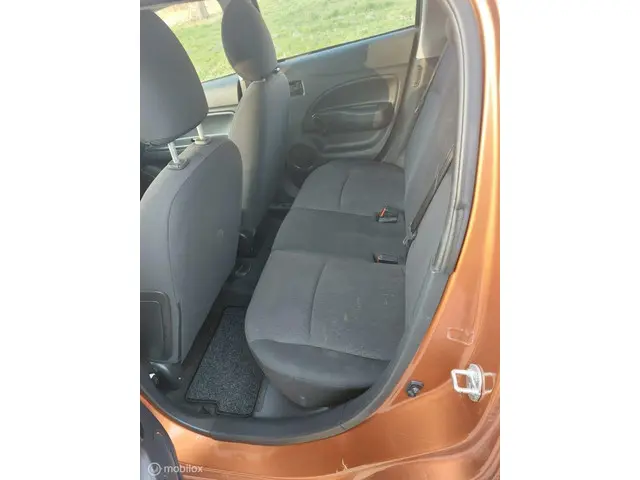 Mitsubishi Space Star 1.0 Intense 2016 Benzine 11
