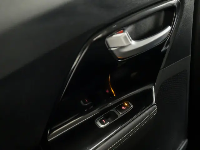 Kia Niro 1.6 GDi Hybrid Executive 2017 Hybride Benzine 34