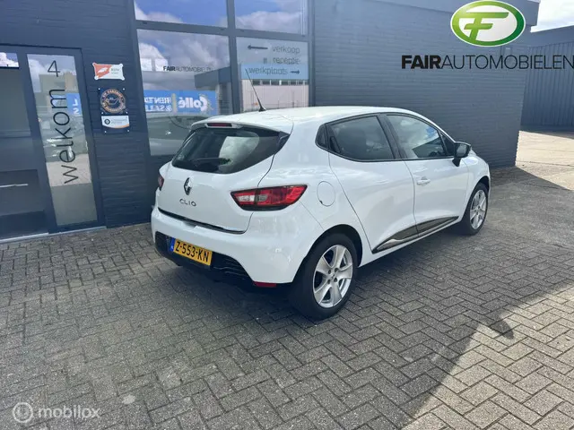 Renault Clio 1.2 16V 2016 Benzine 2