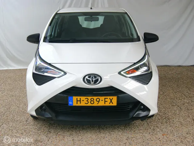 Toyota Aygo 1.0 VVT-i x 2020 Benzine 2