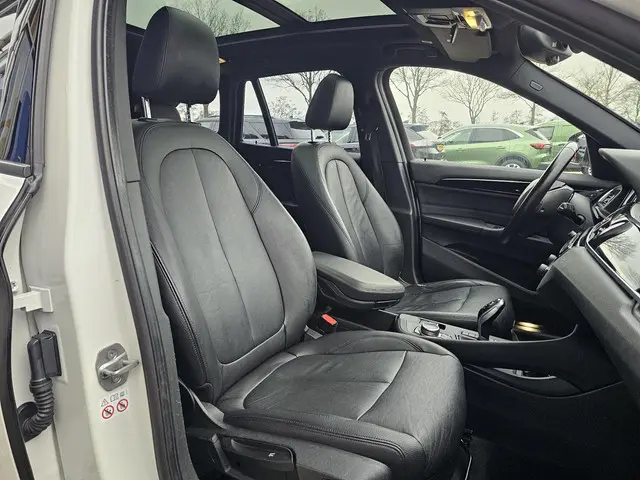 BMW X1 sDrive18i 2018 Benzine 9