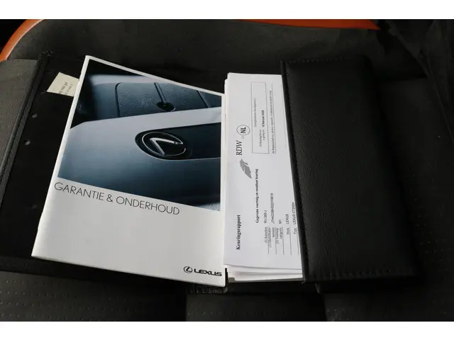 Lexus CT 200h F Sport Line 2018 Hybride Benzine 27