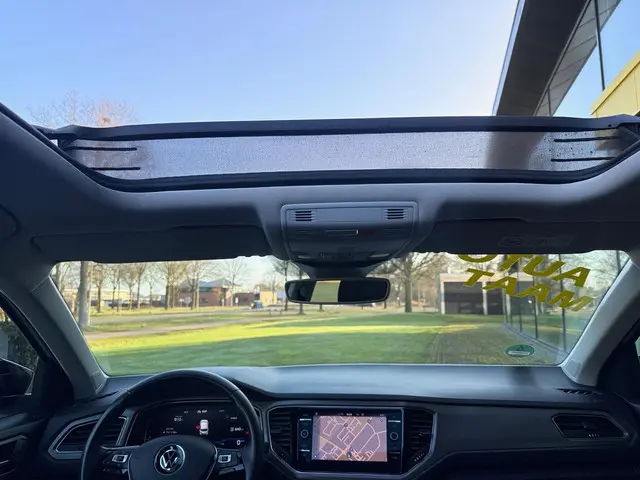 Volkswagen T-Roc 1.5 TSI Style Business 2021 Benzine 12