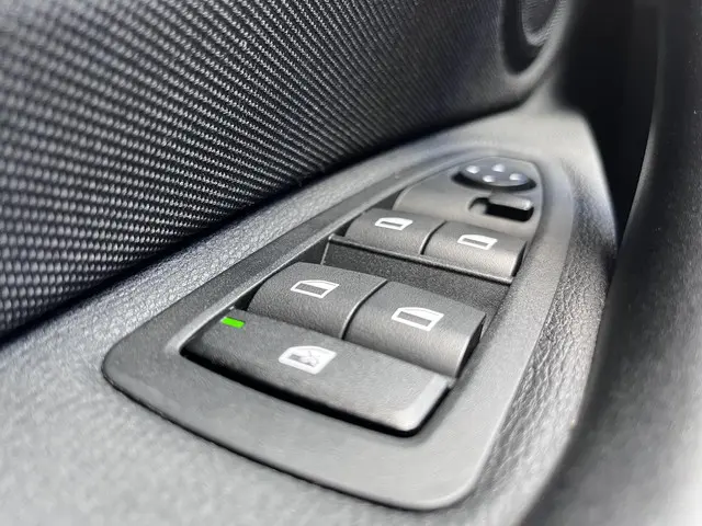 BMW X1 sDrive20i Executive 2017 Benzine 11