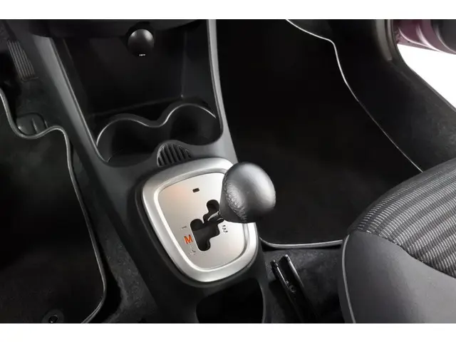 Peugeot 107 1.0 Automaat Active Premium 2014 Benzine 15