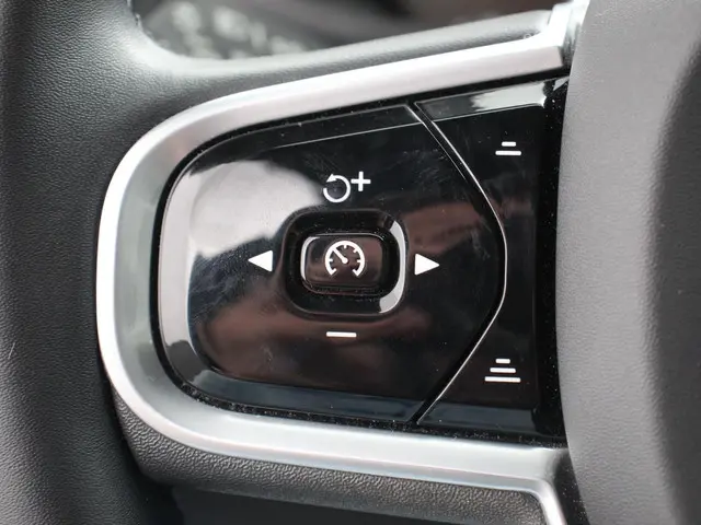 Volvo V60 2.0 B4 R-Design 2022 Benzine 15