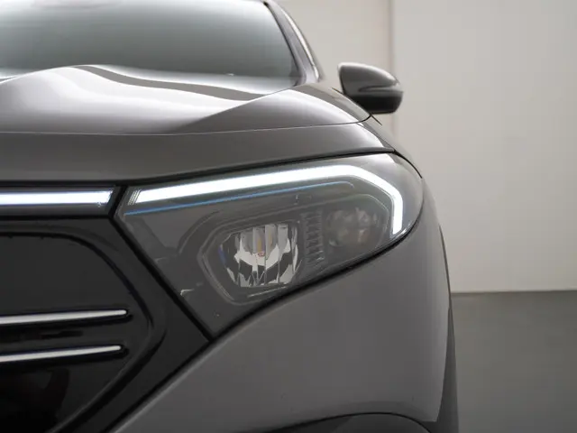 Mercedes-Benz EQA 300 4MATIC AMG Line 2023 Elektrisch 9