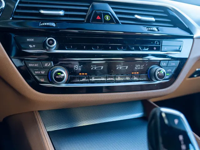 BMW 5 Serie Sedan 520i 2020 Benzine 23