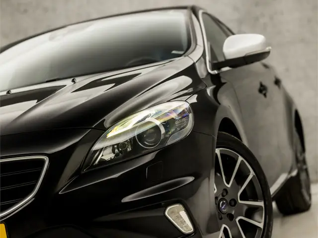 Volvo V40 2.0 D2 R-Design 2016 Diesel 12