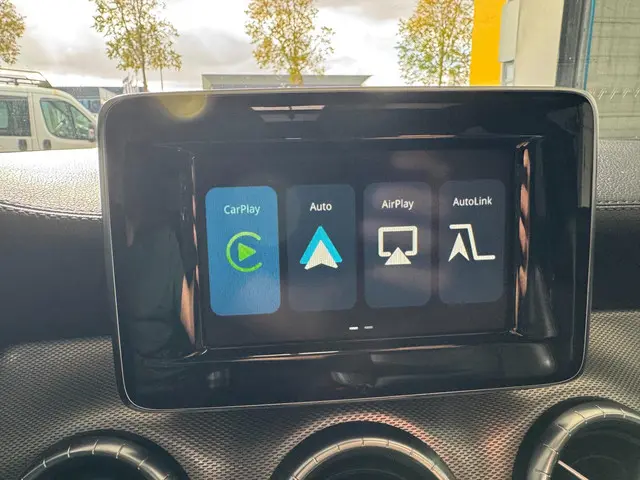 Mercedes-Benz CLA 200 Prestige PANO AUT!! 2013 Benzine 22