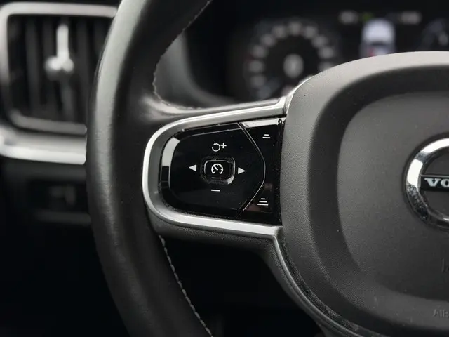 Volvo V60 2.0 B4 Aut. 197pk MHEV R-Design 2020 Benzine 19